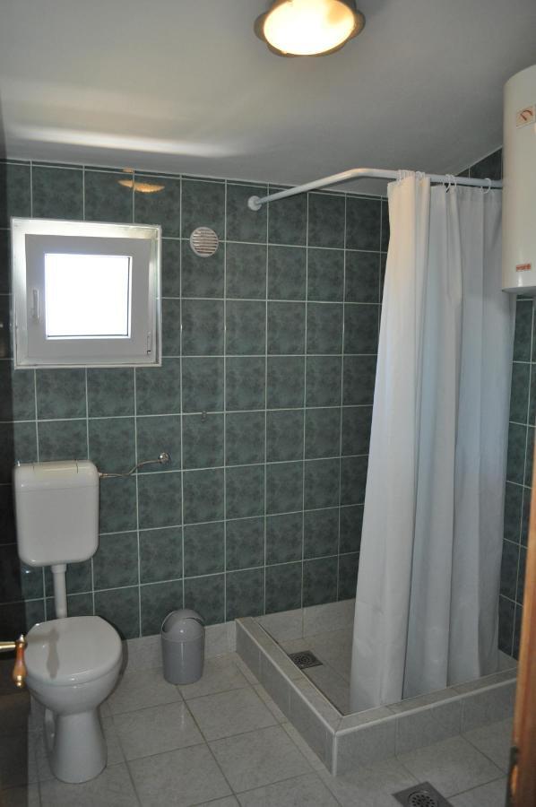 Marina Apartments วีร์ ภายนอก รูปภาพ